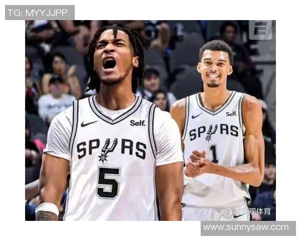 马刺与国王激战正酣NBA赛场精彩对决引发球迷热议